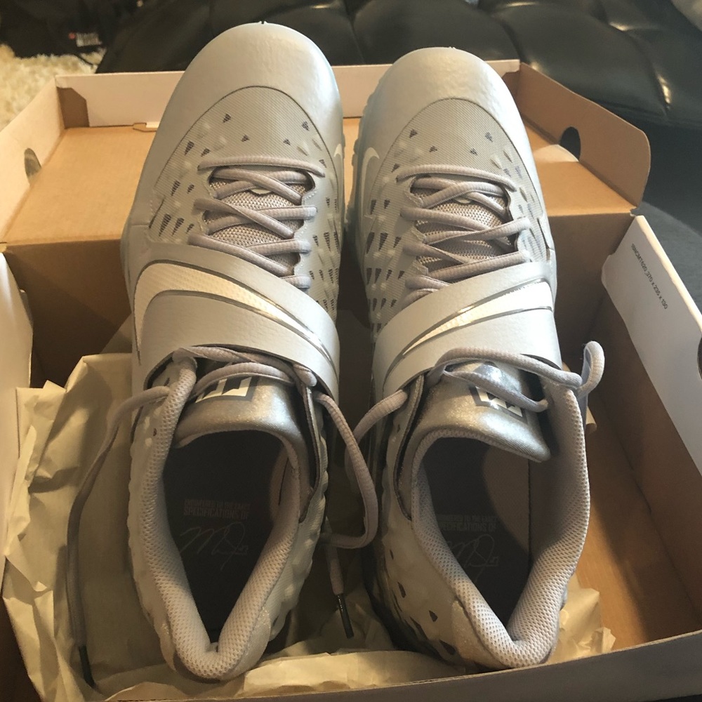 Nike Athletic Shoes (Mike Trout Trainer)